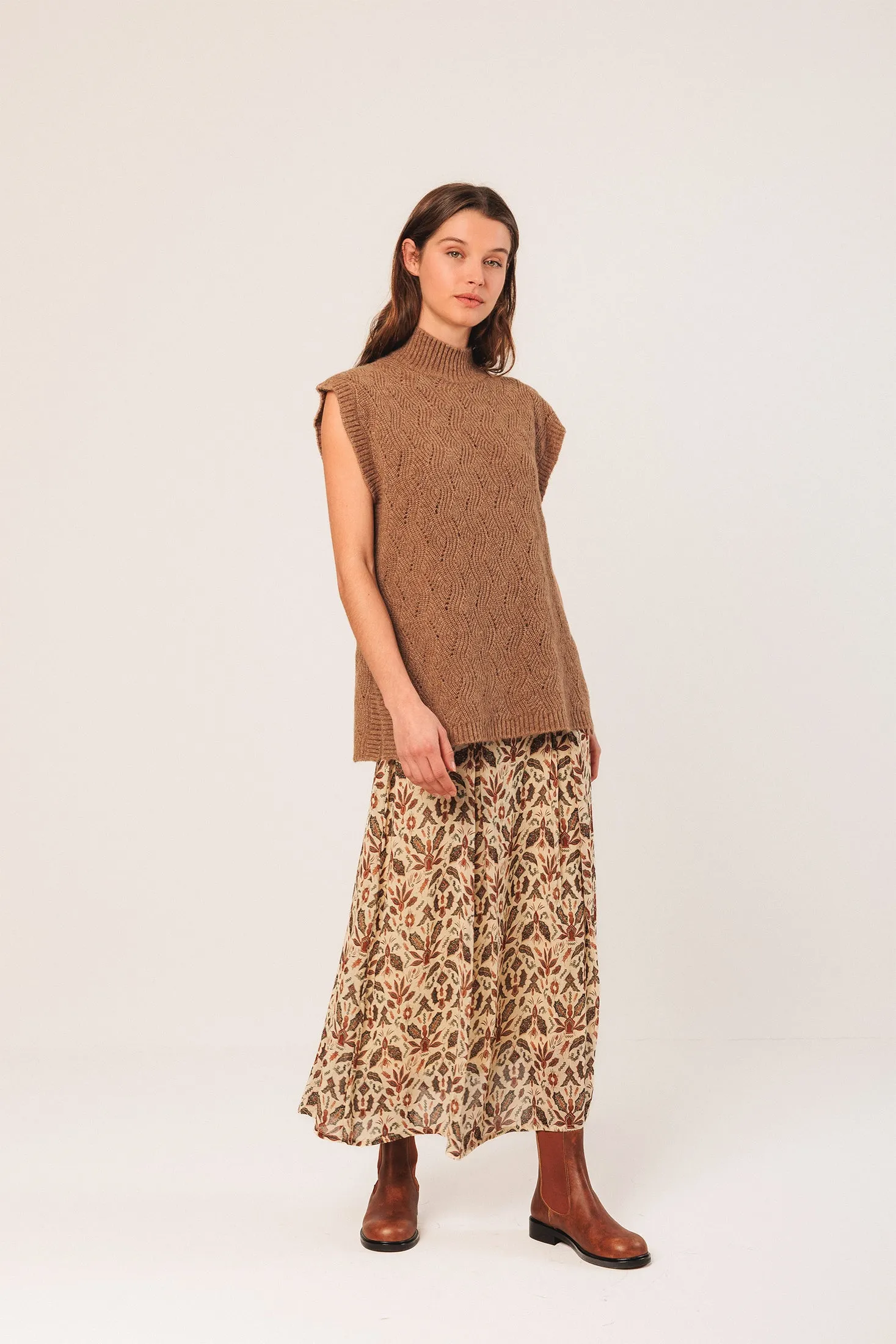 CHALECO PUNTO FANTASÍA sold by Indi & Cold product image thumbnail 2