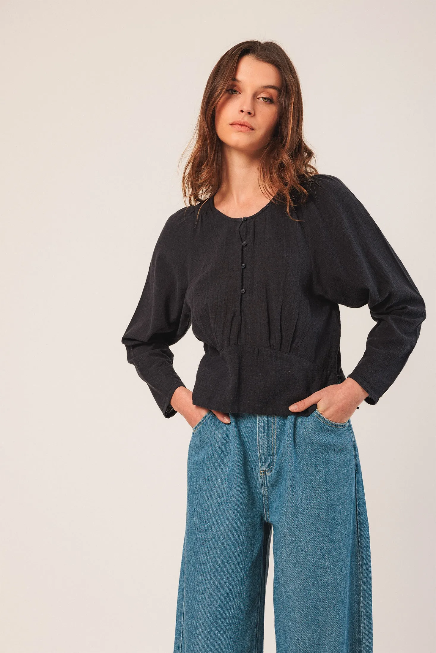 BLUSA ALGODÓN CREPADO sold by Indi & Cold product image thumbnail 4