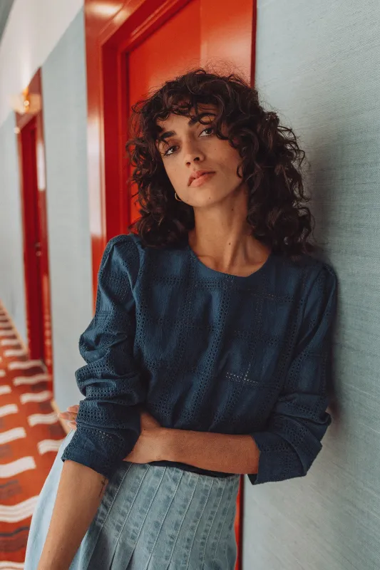 BLUSA COMBINADA BORDADA sold by Indi & Cold