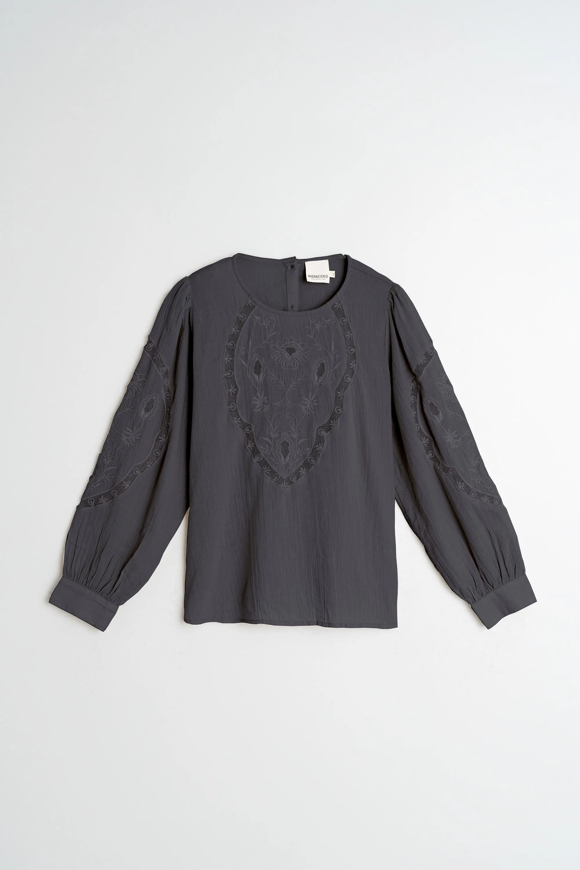 BLUSA BORDADO ROMÁNTICO sold by Indi & Cold product image thumbnail 5