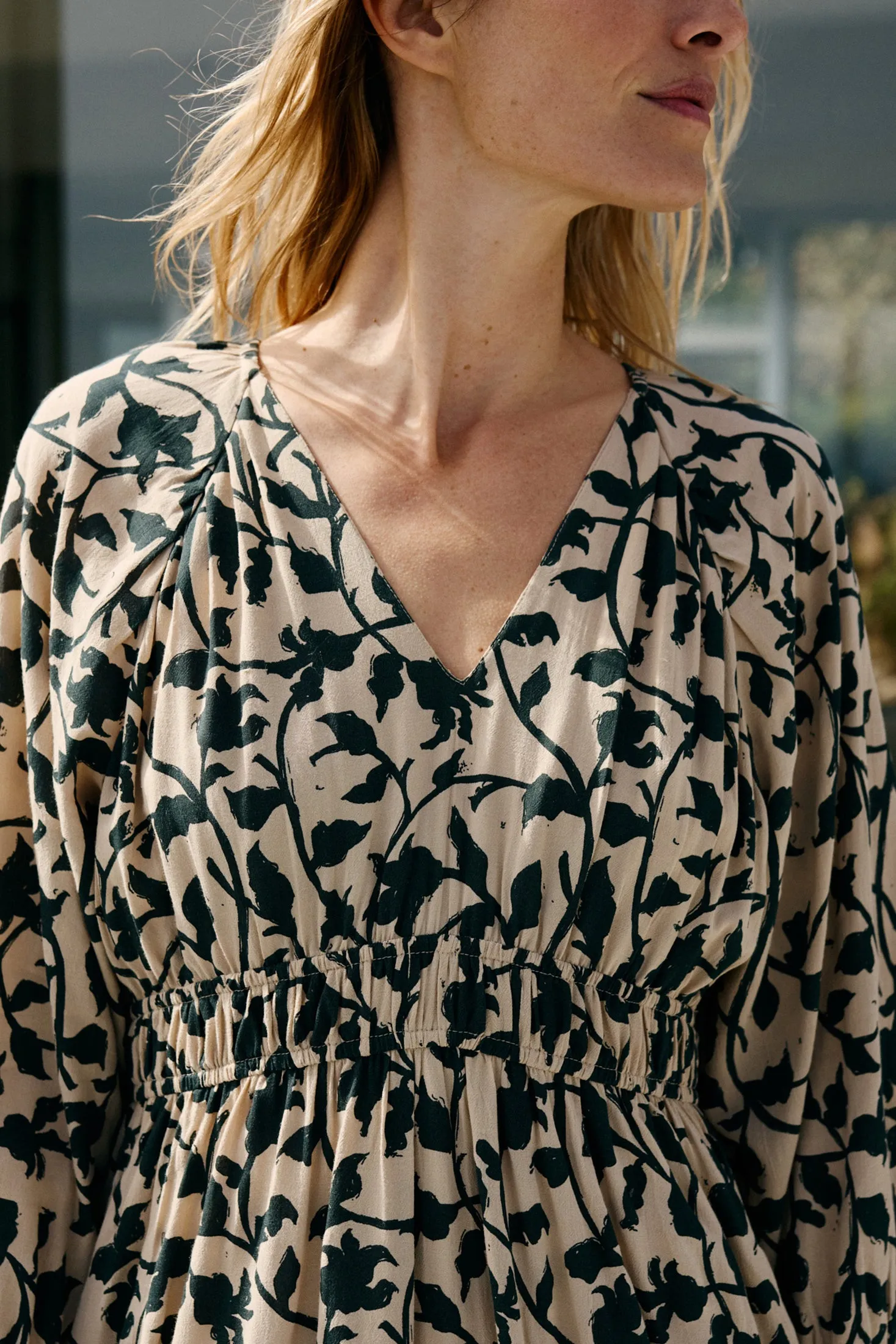 VESTIDO MIDI VISCOSA sold by Indi & Cold product image thumbnail 3