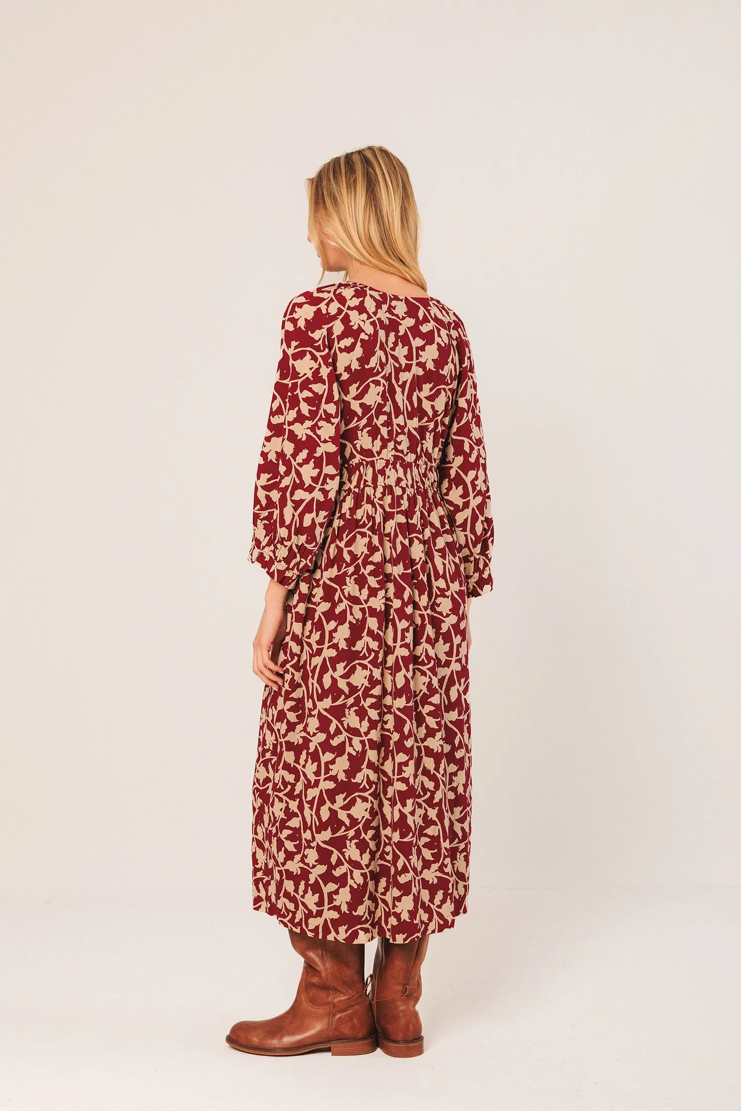 VESTIDO MIDI VISCOSA sold by Indi & Cold product image thumbnail 3