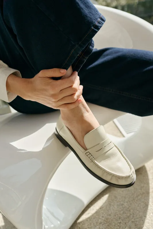 [CL] COWHIDE LEATHER MOCCASIN sold by Indi & Cold