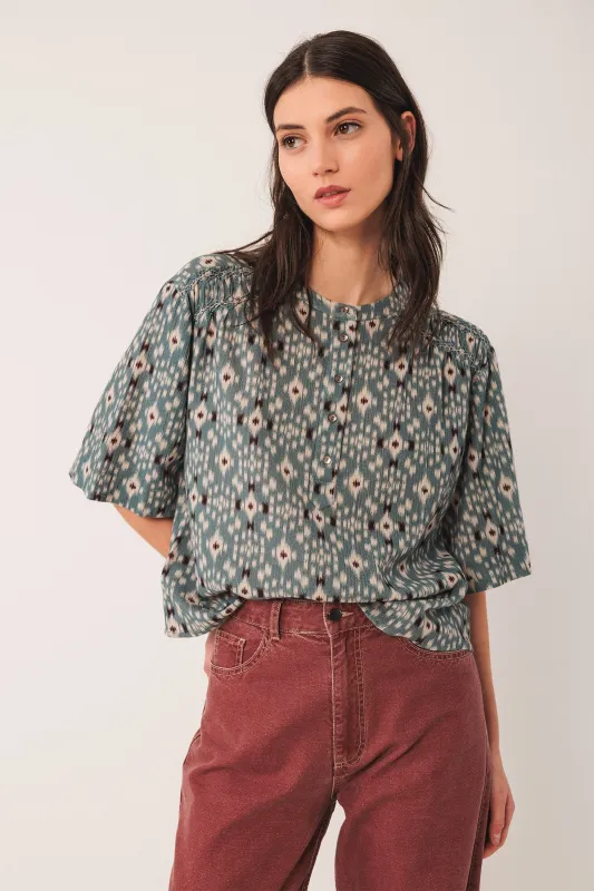 BLUSA DETALLES SMOCK sold by Indi & Cold