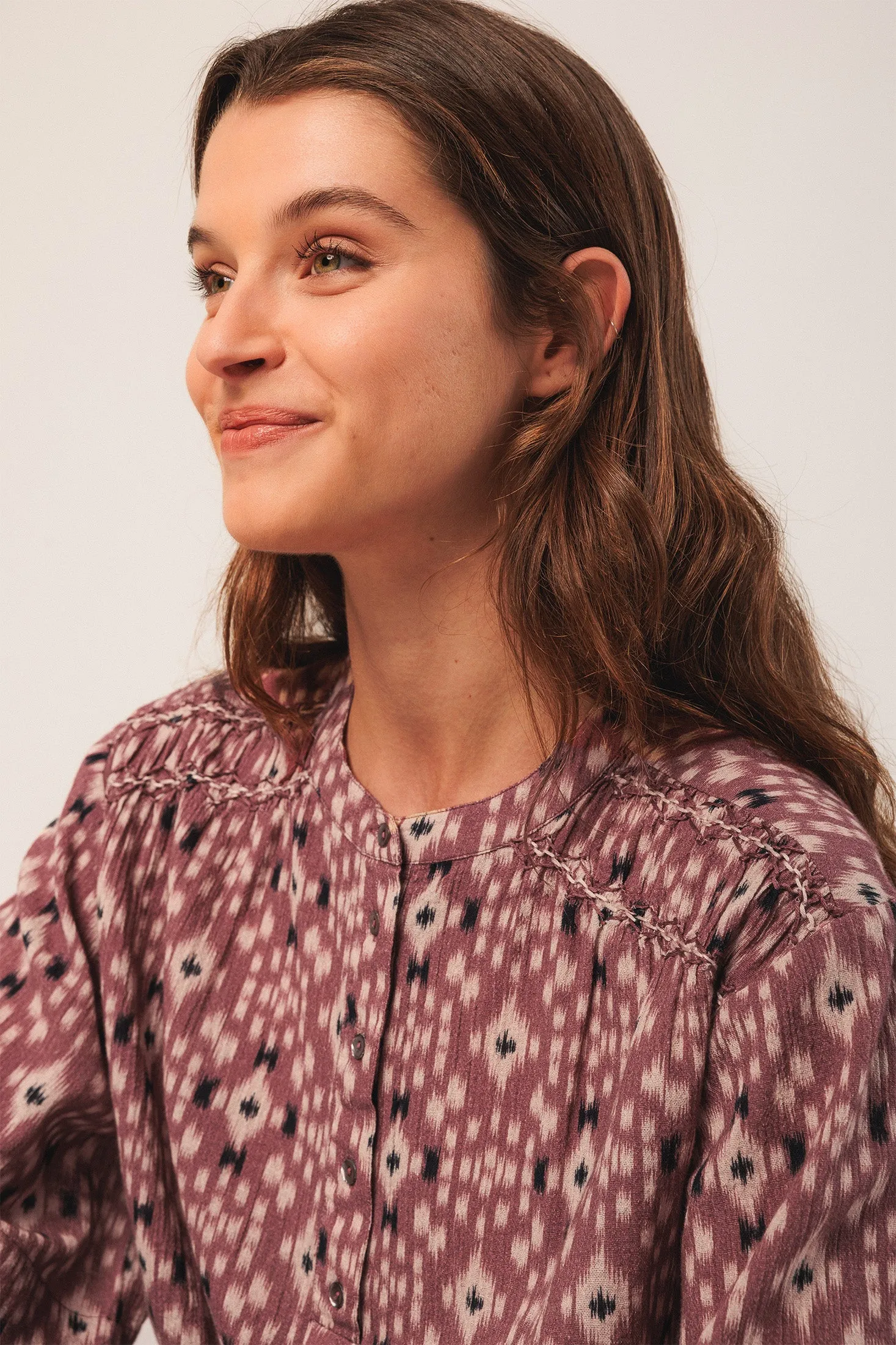 BLUSA DETALLES SMOCK sold by Indi & Cold product image thumbnail 3