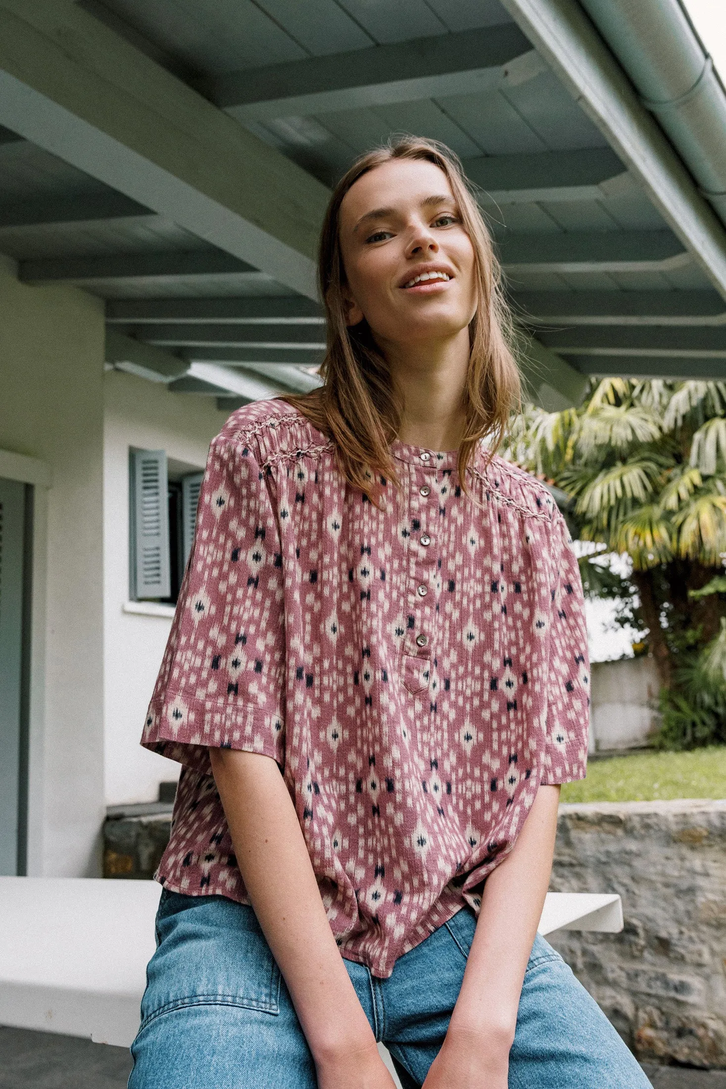 BLUSA DETALLES SMOCK sold by Indi & Cold