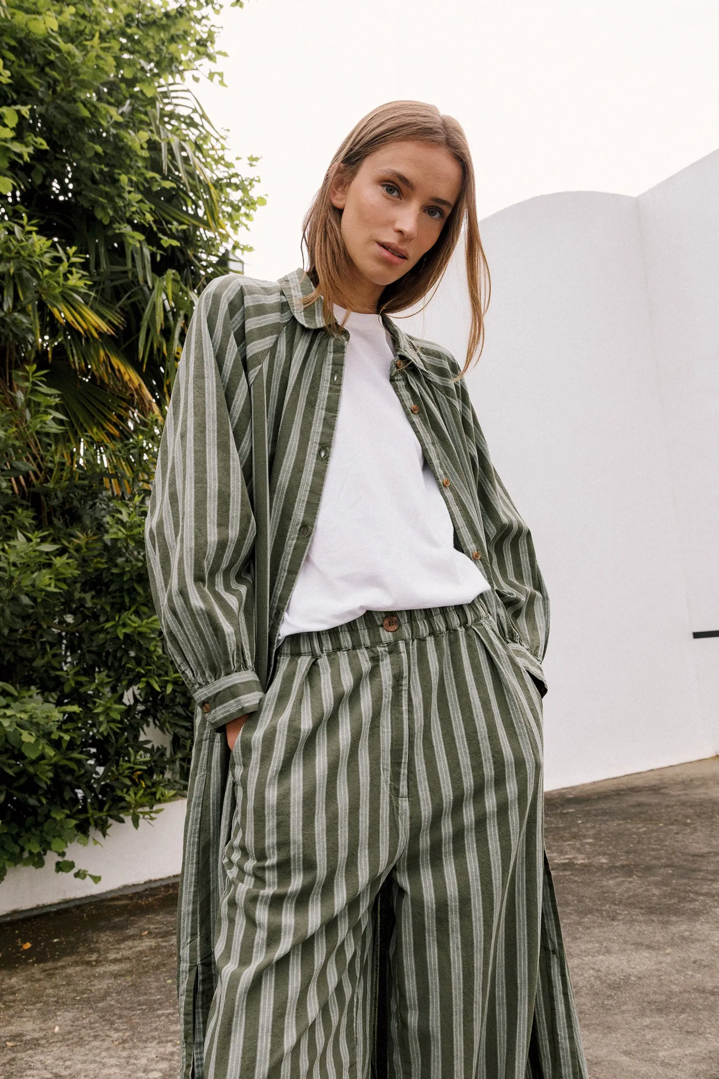 PANTALÓN BAGGY ENGOMADO sold by Indi & Cold product image thumbnail 2