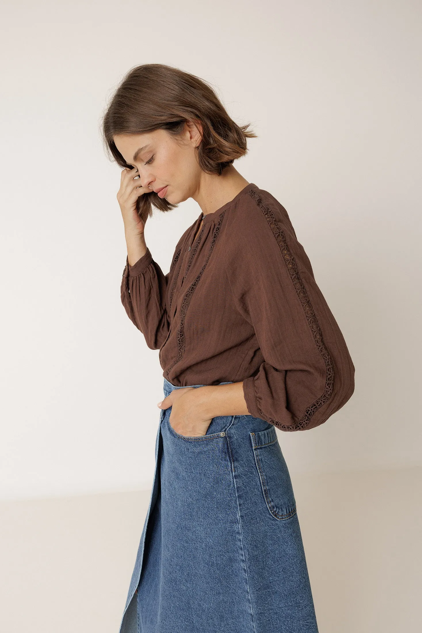 CAMISA PUNTILLAS DOBLE GASA sold by Indi & Cold product image thumbnail 3