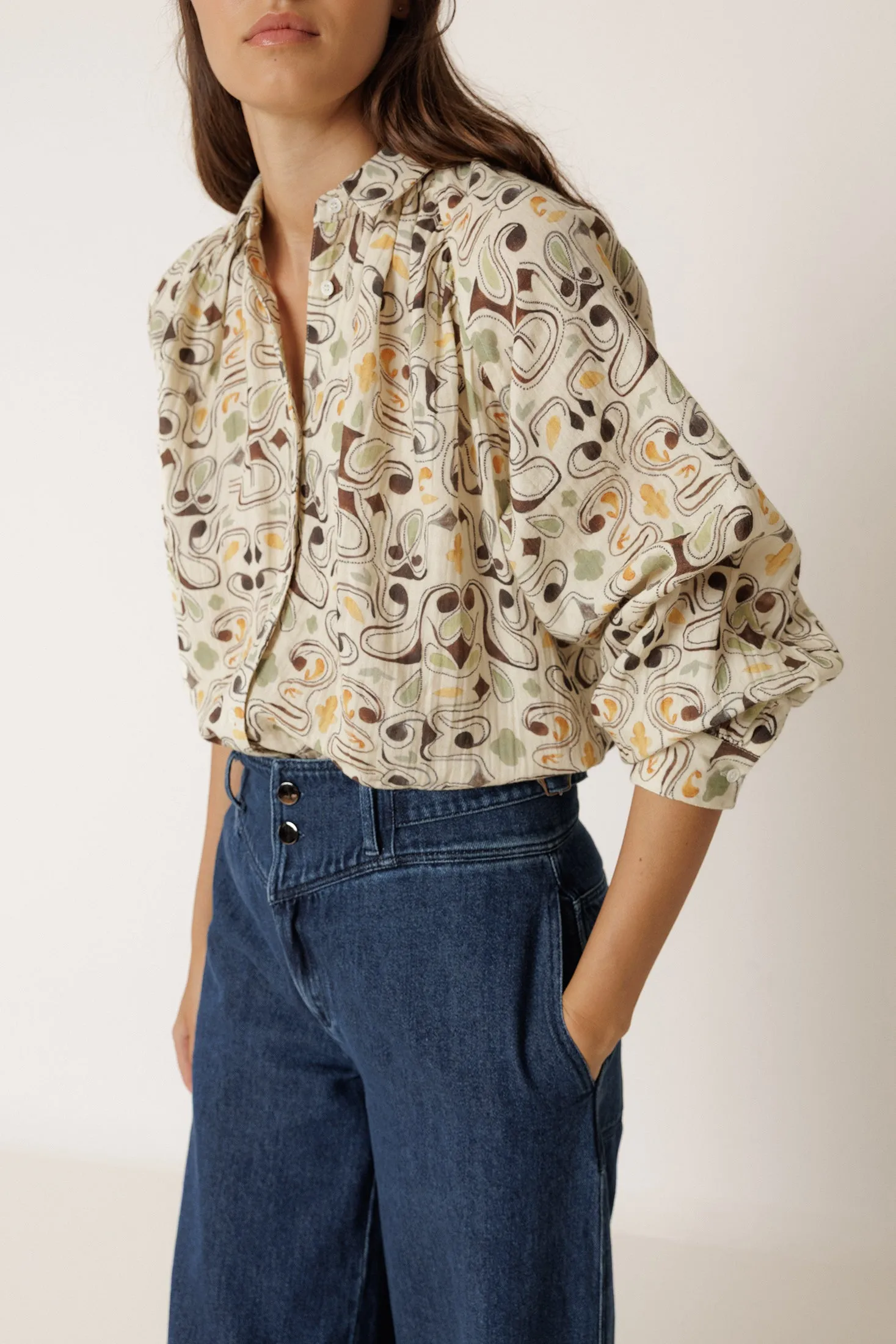 CAMISA ESTAMPADA DOBLE GASA sold by Indi & Cold