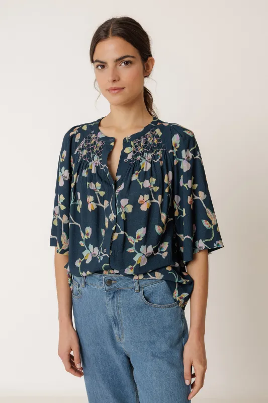 CAMISA DETALLE SMOCK sold by Indi & Cold