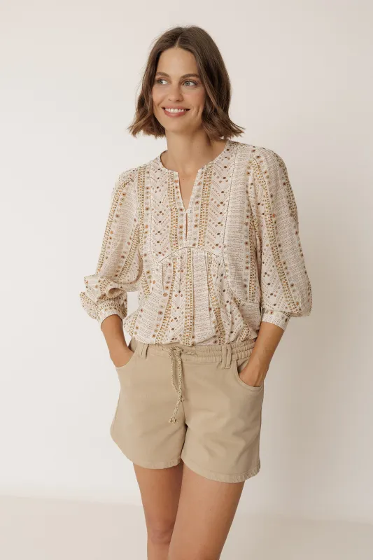 BLUSA DETALLES VAINICAS sold by Indi & Cold