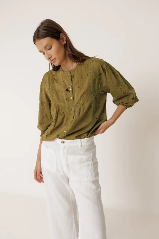 CAMISA BORDADO SUIZO sold by Indi & Cold