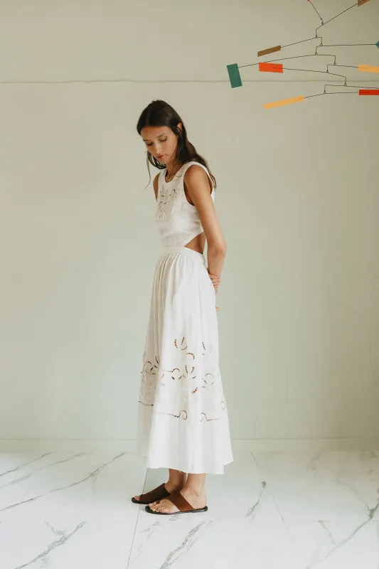 [CL] EMBROIDERED-DETAIL DRESS made by Indi & Cold