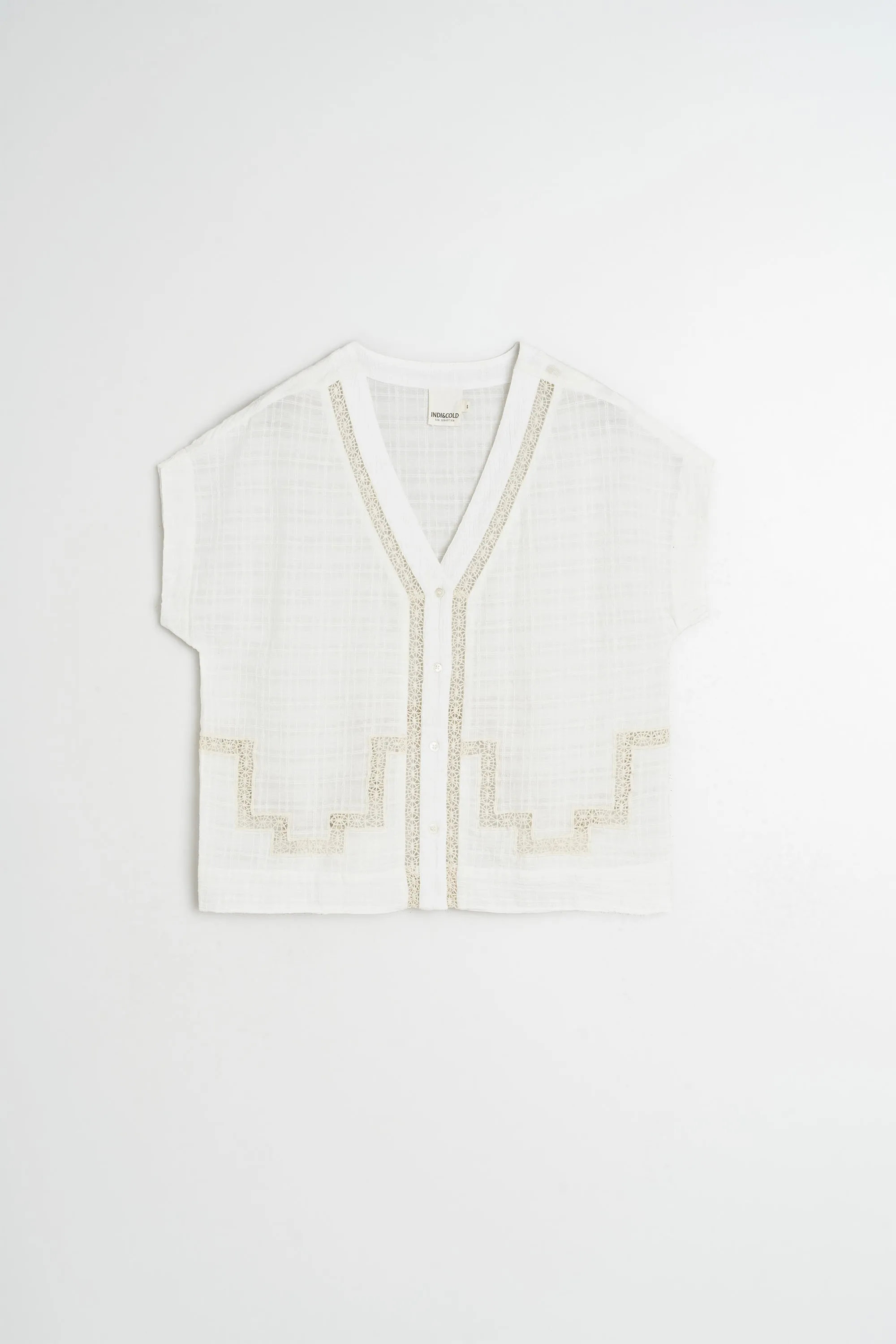 CAMISA PUNTILLAS INSERTADAS sold by Indi & Cold product image thumbnail 5