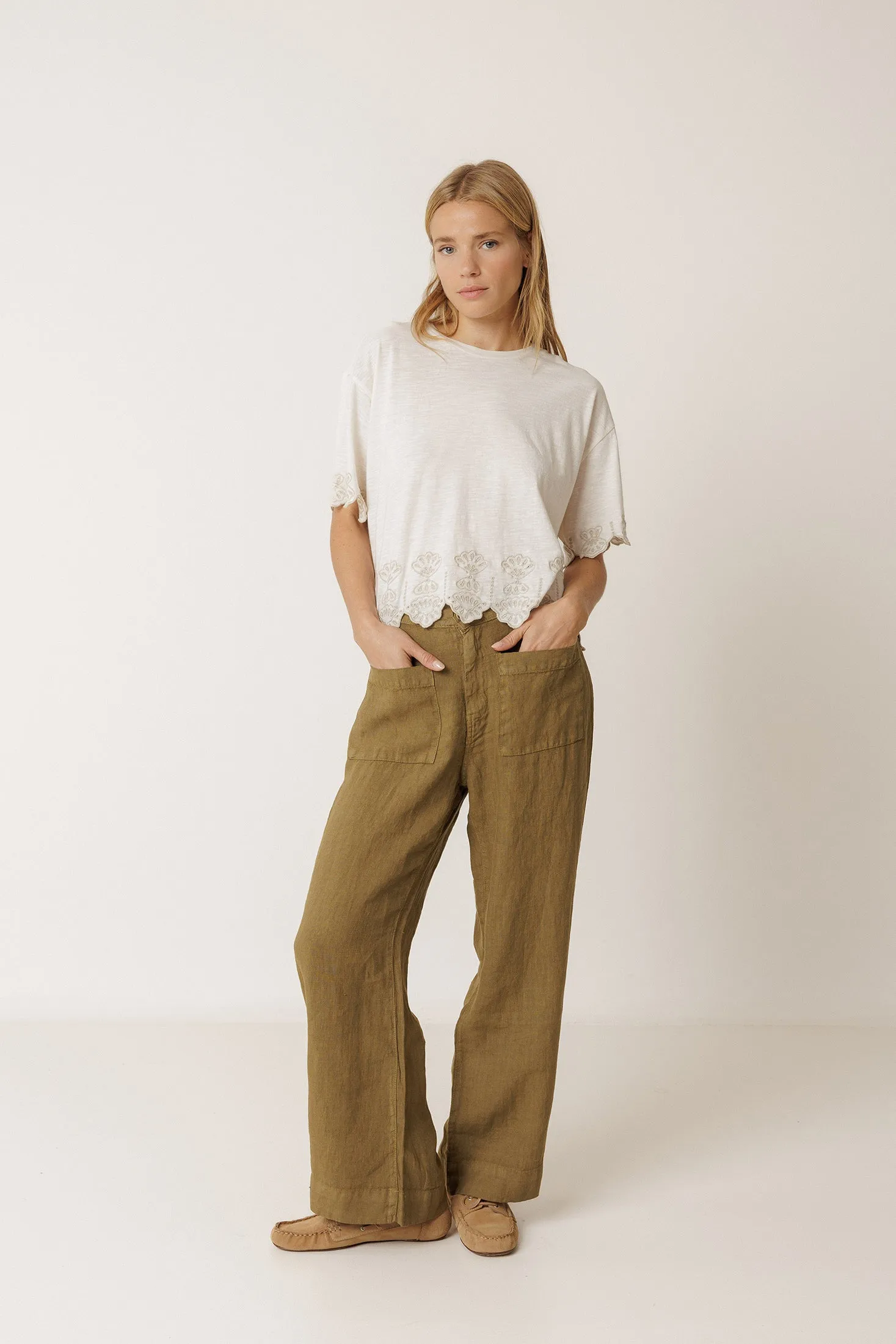 CAMISETA BOXY BORDADA sold by Indi & Cold product image thumbnail 2