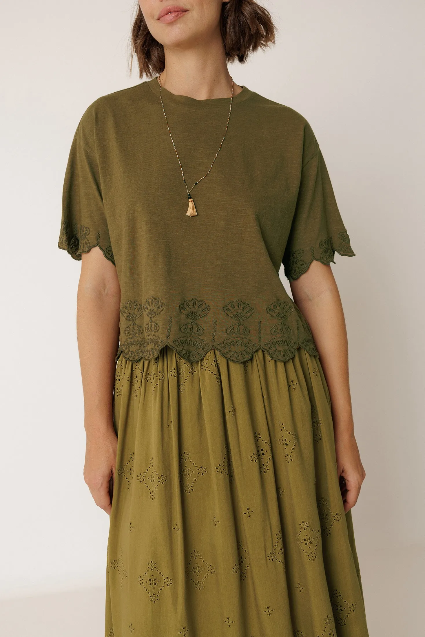 CAMISETA BOXY BORDADA sold by Indi & Cold product image thumbnail 2