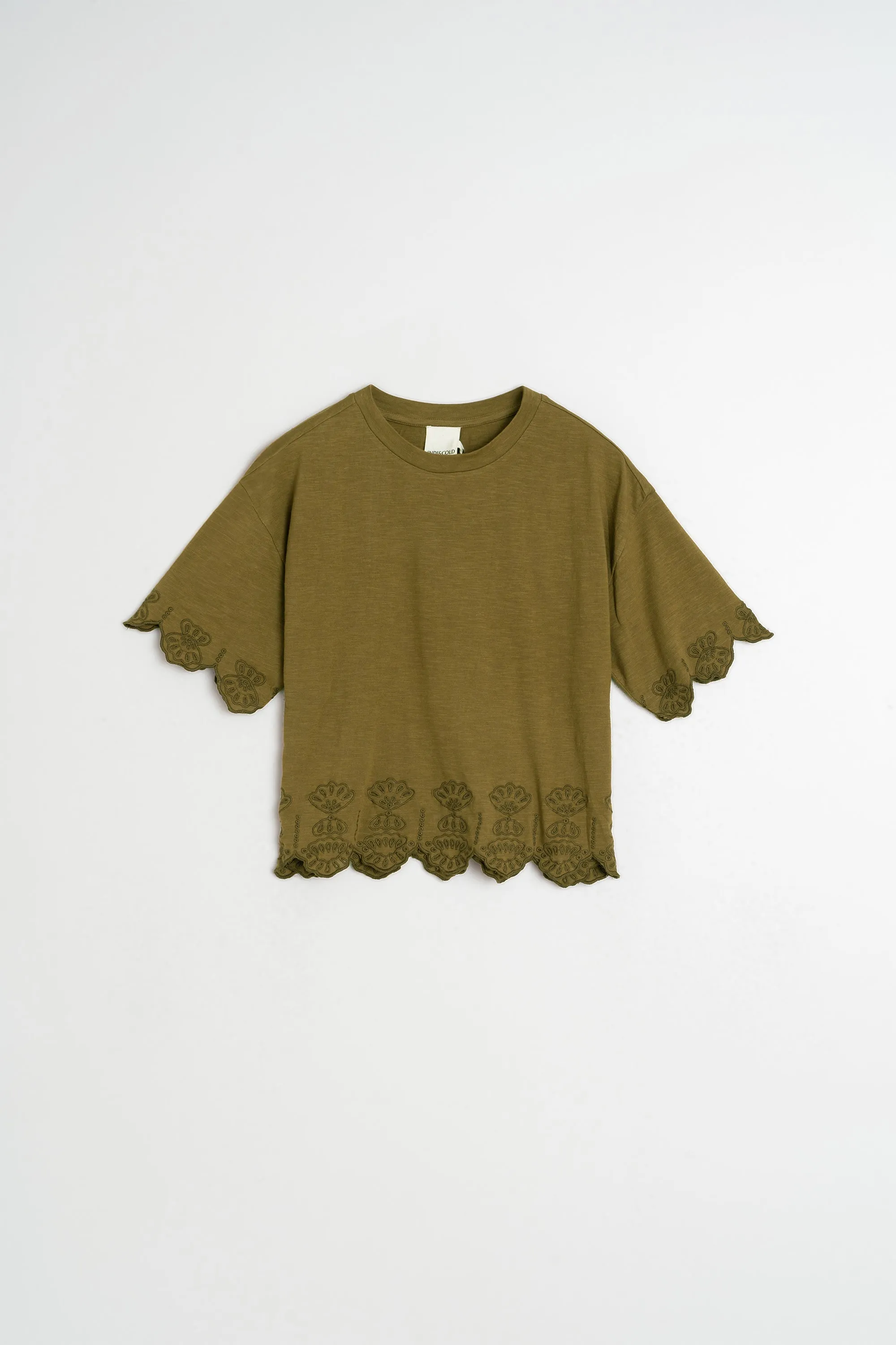 CAMISETA BOXY BORDADA sold by Indi & Cold product image thumbnail 4