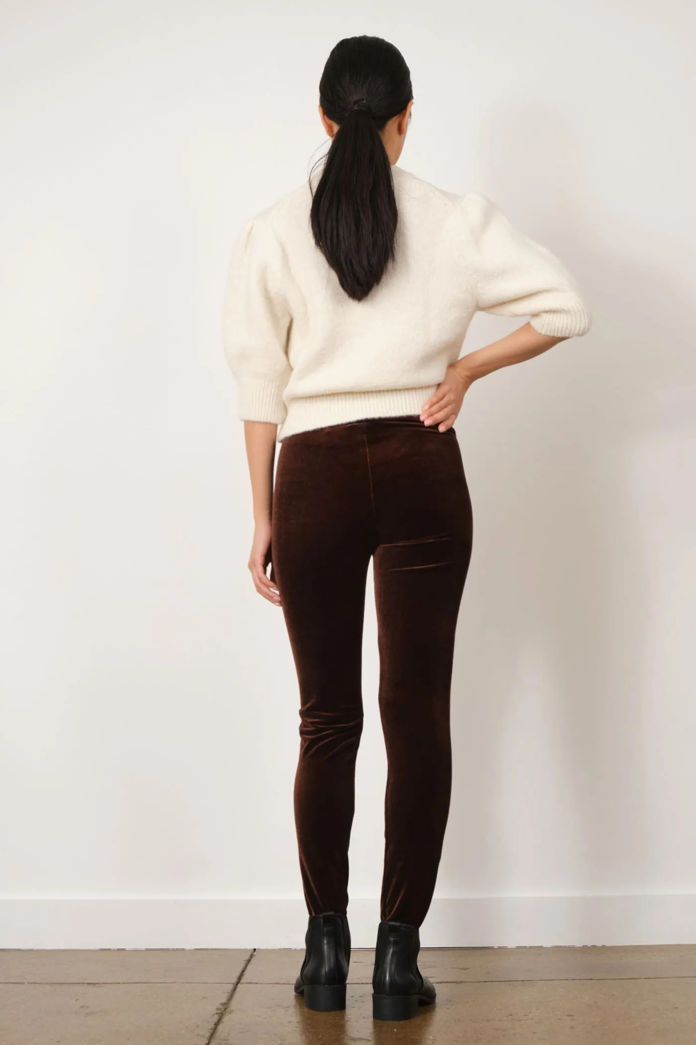 PULL ON SKINNY Velvet Brown sold by Avenue Montaigne product image thumbnail 3