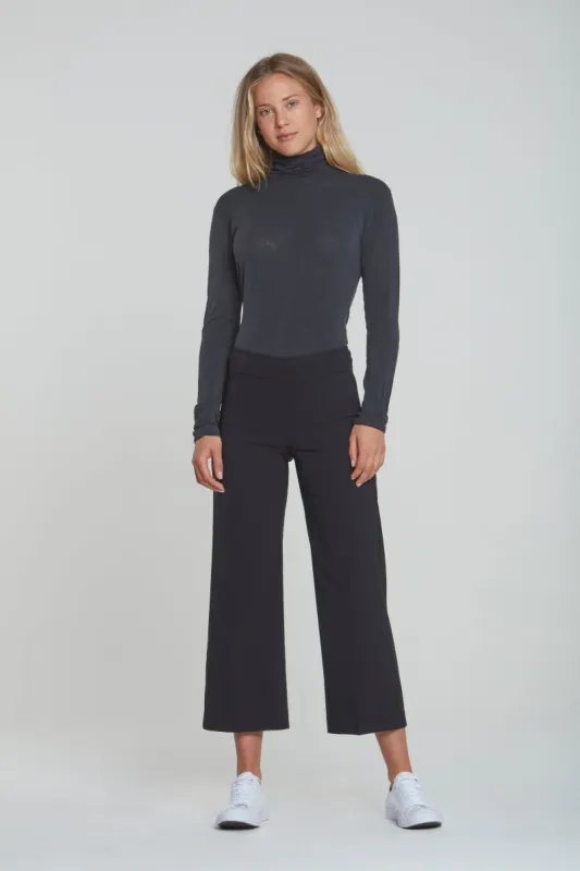 ALEX Signature Black sold by Avenue Montaigne