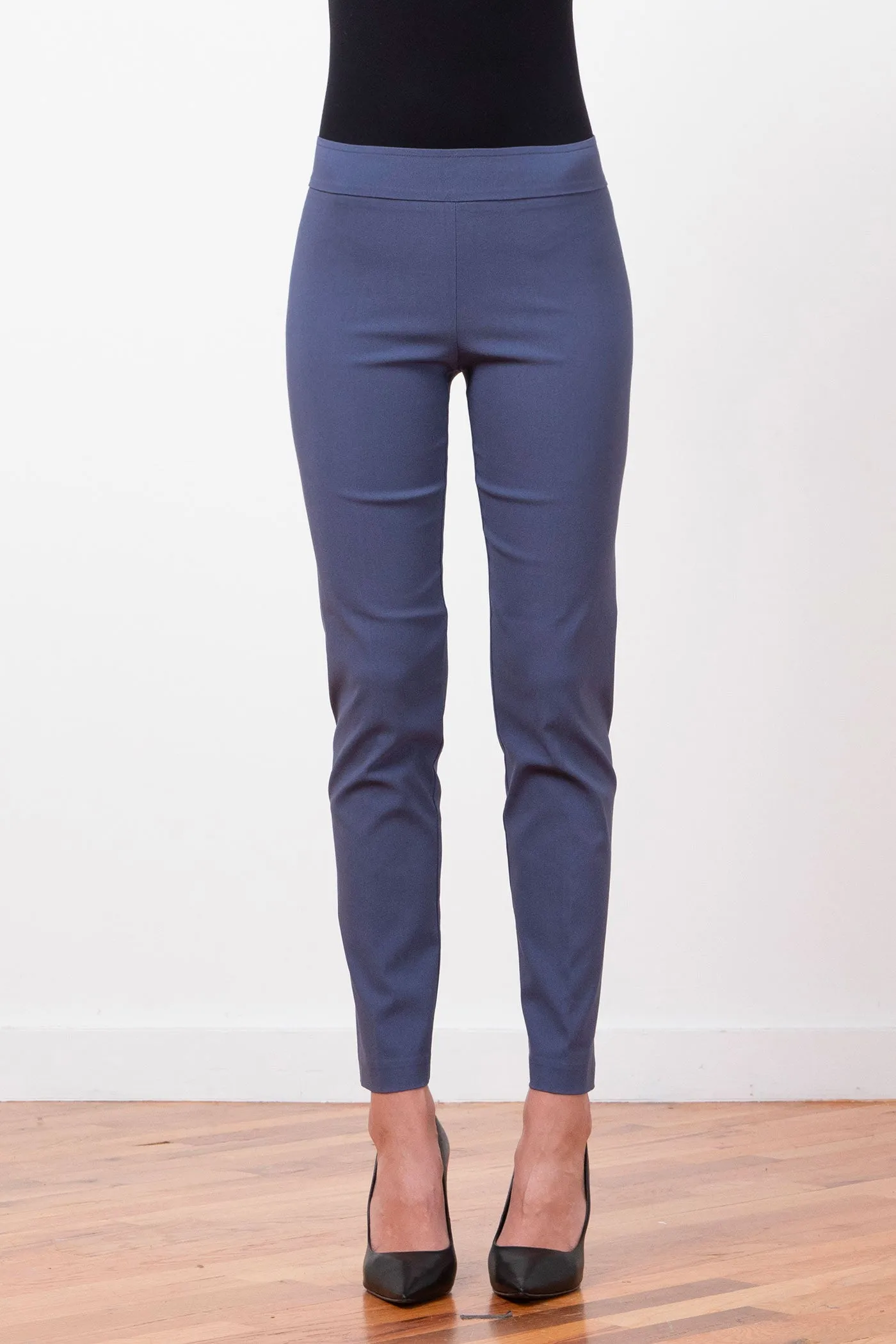 LILI Signature Hale Navy sold by Avenue Montaigne product image thumbnail 4