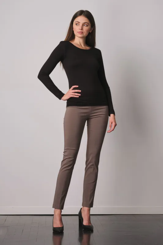 LILI Signature Taupe sold by Avenue Montaigne