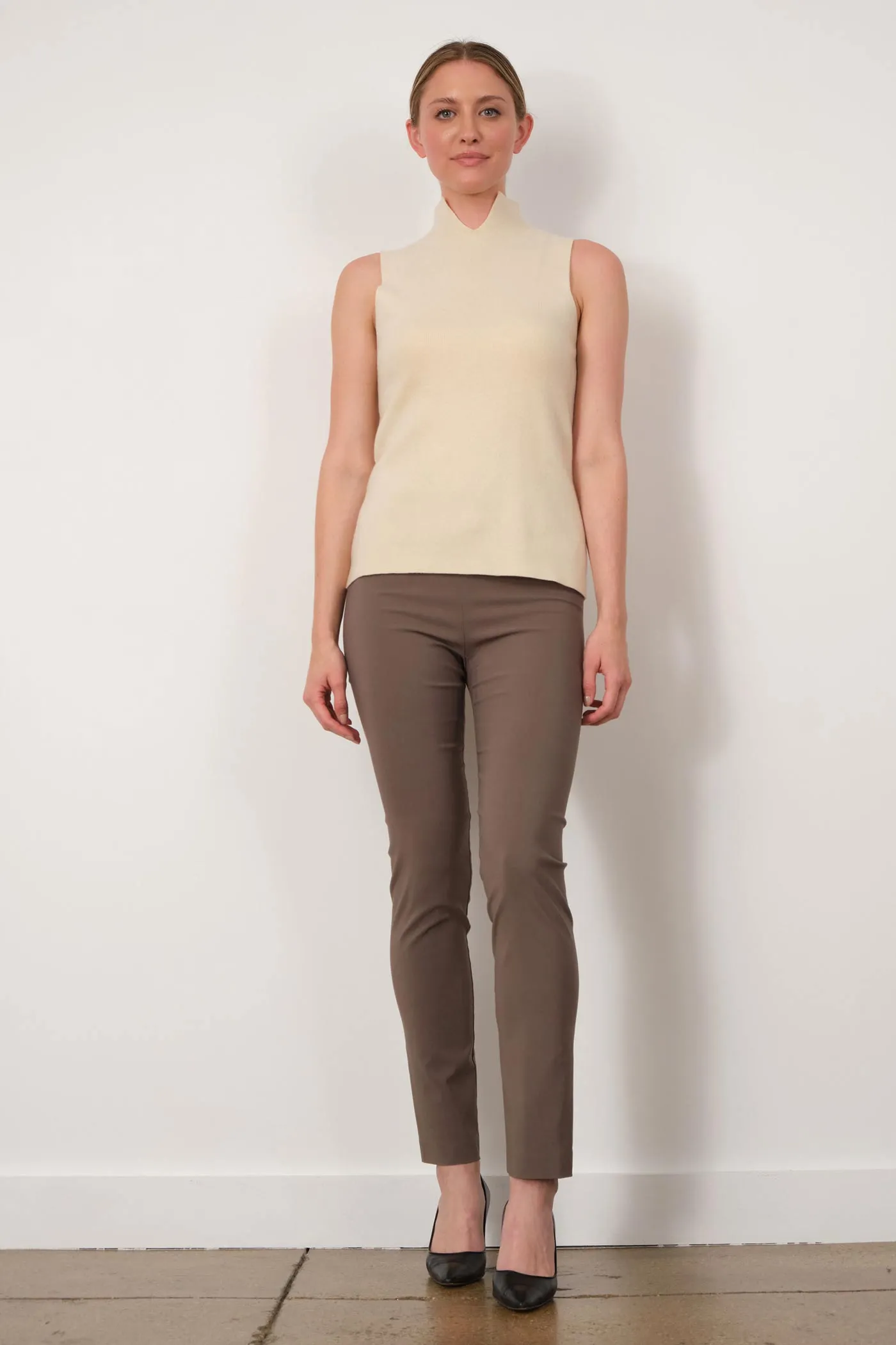 BILLY Signature Taupe sold by Avenue Montaigne
