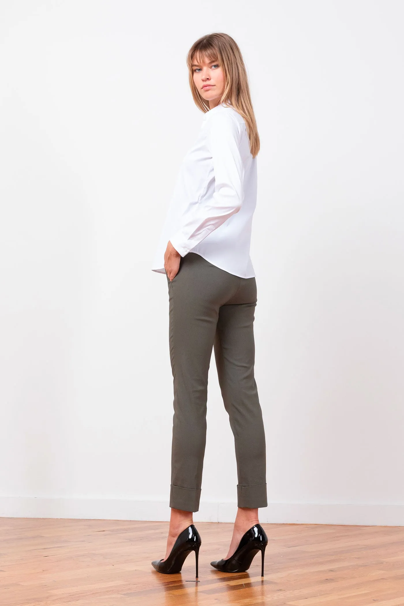 BEN Signature Olive Green sold by Avenue Montaigne product image thumbnail 3