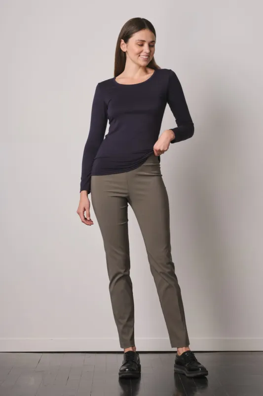 LILI Signature Olive Green sold by Avenue Montaigne