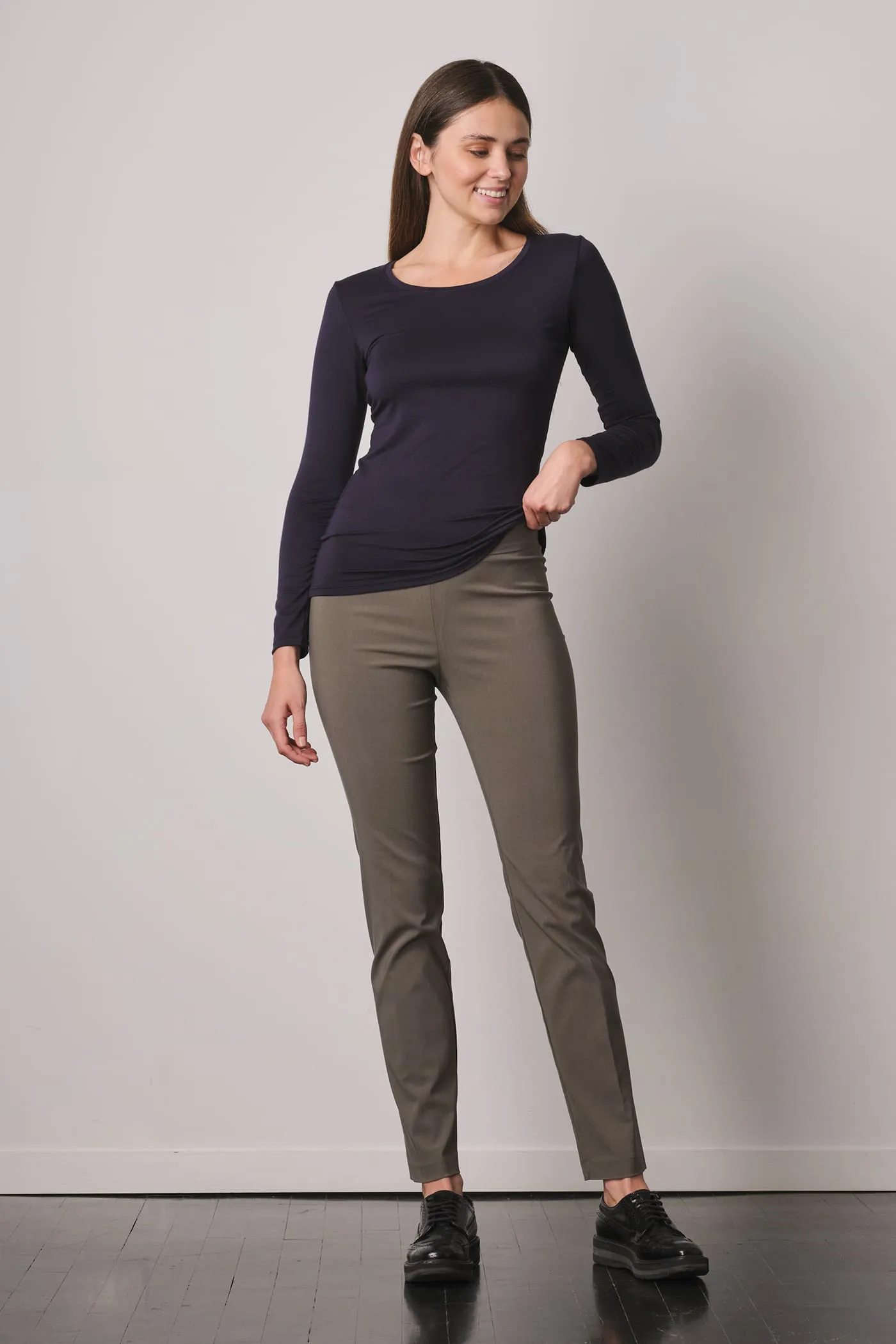 LILI Signature Olive Green sold by Avenue Montaigne