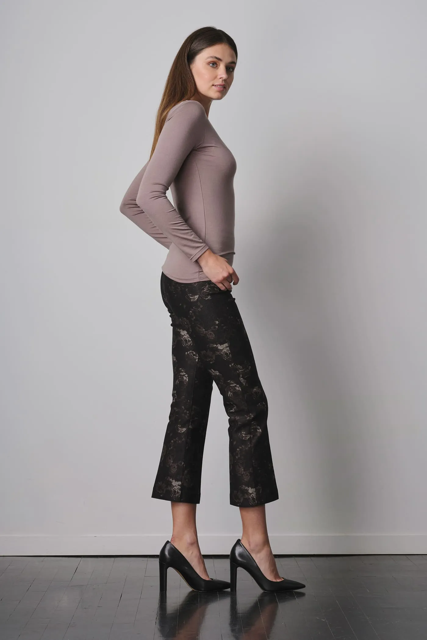 LEO Flowers sold by Avenue Montaigne product image thumbnail 2