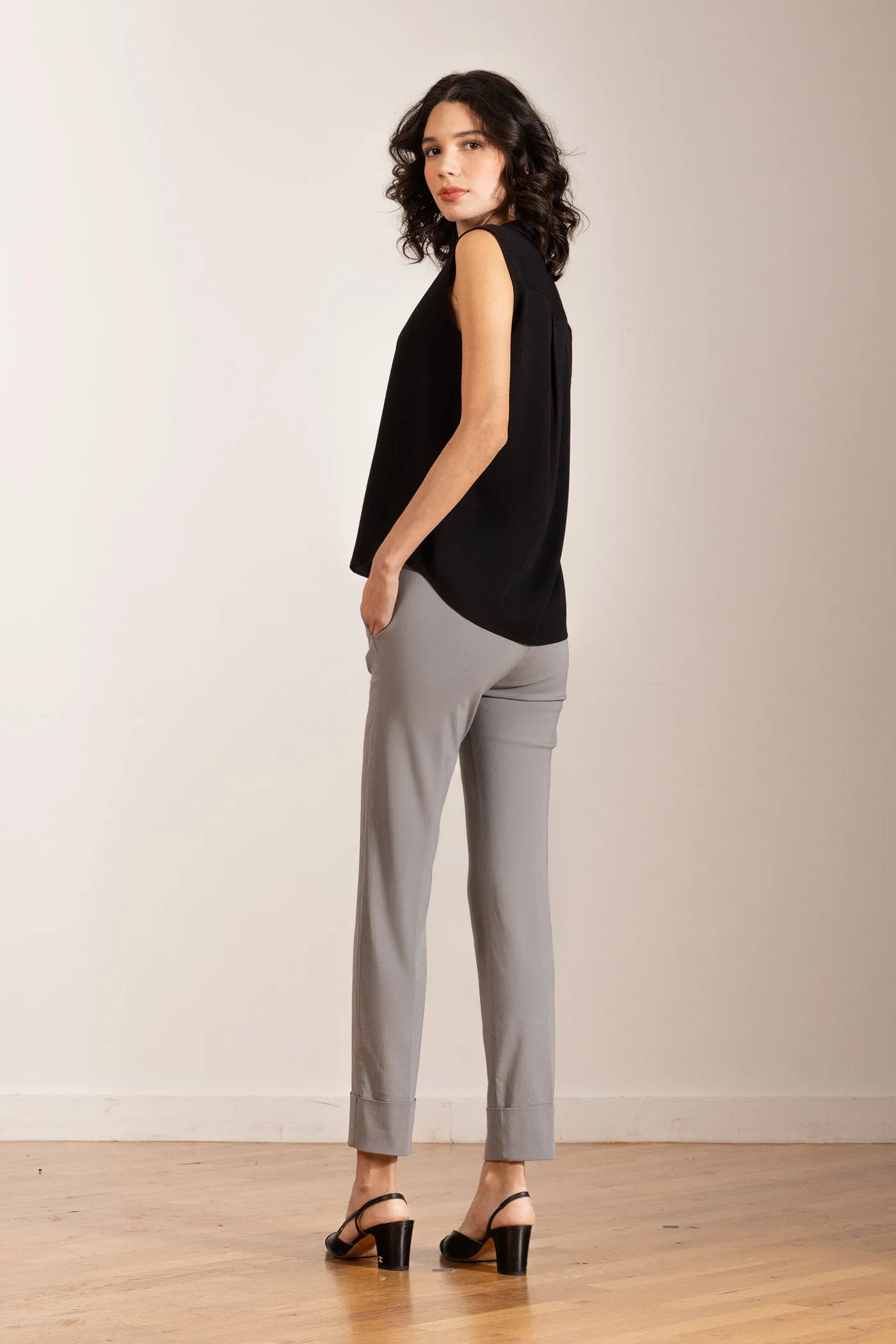 BEN Signature Light Grey sold by Avenue Montaigne product image thumbnail 3