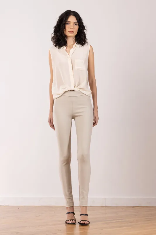 PULL ON SKINNY Freedom Off-White sold by Avenue Montaigne