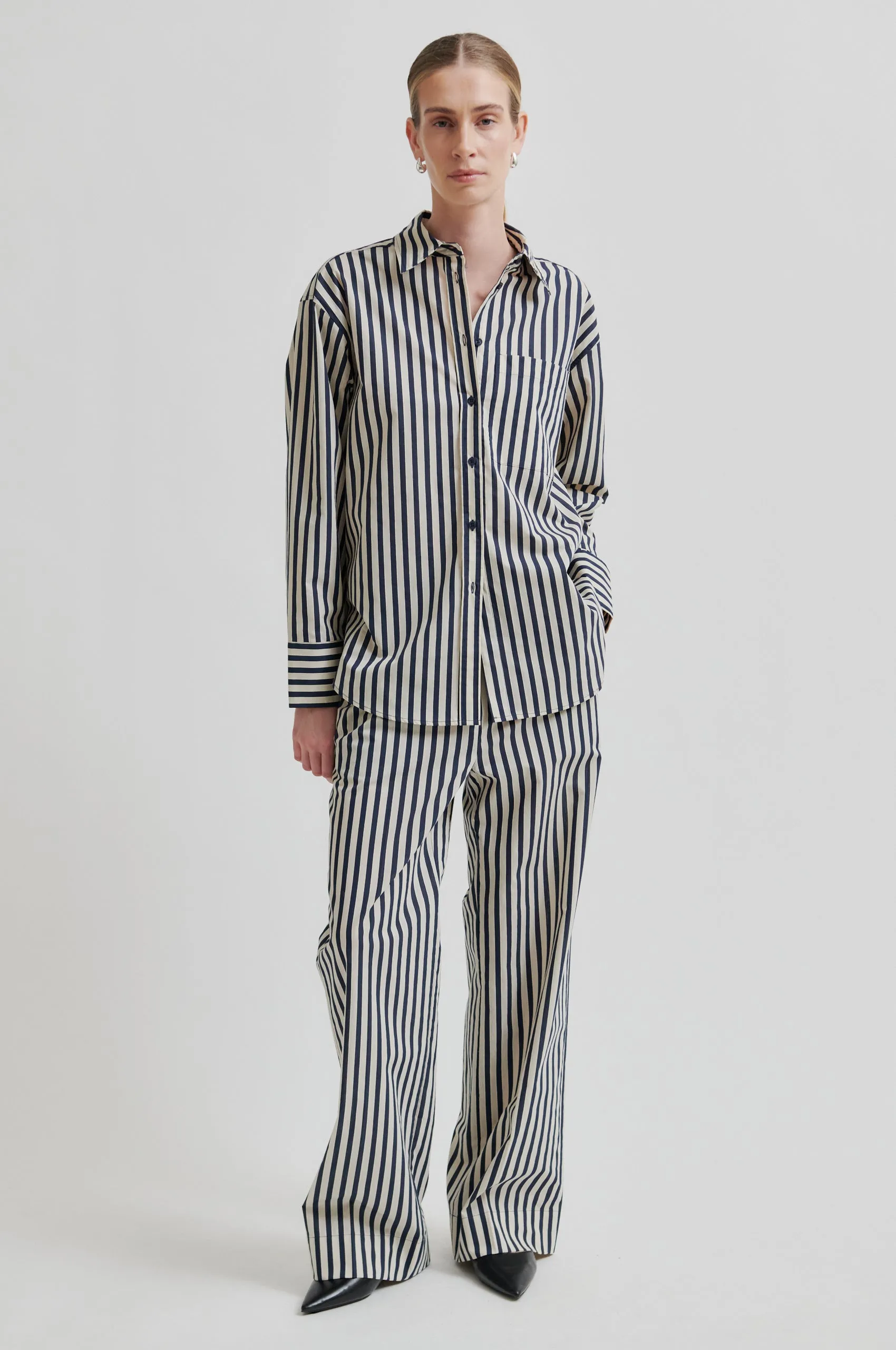 Aila Trousers sold by Second Female