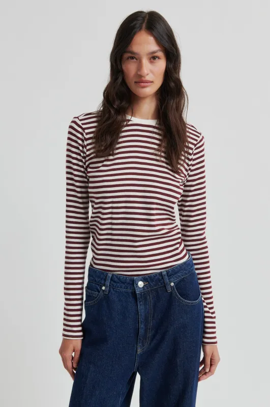 Alvilda O-Neck Tee sold by Second Female