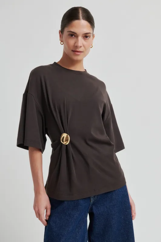 Enora Brooch Tee made by Second Female
