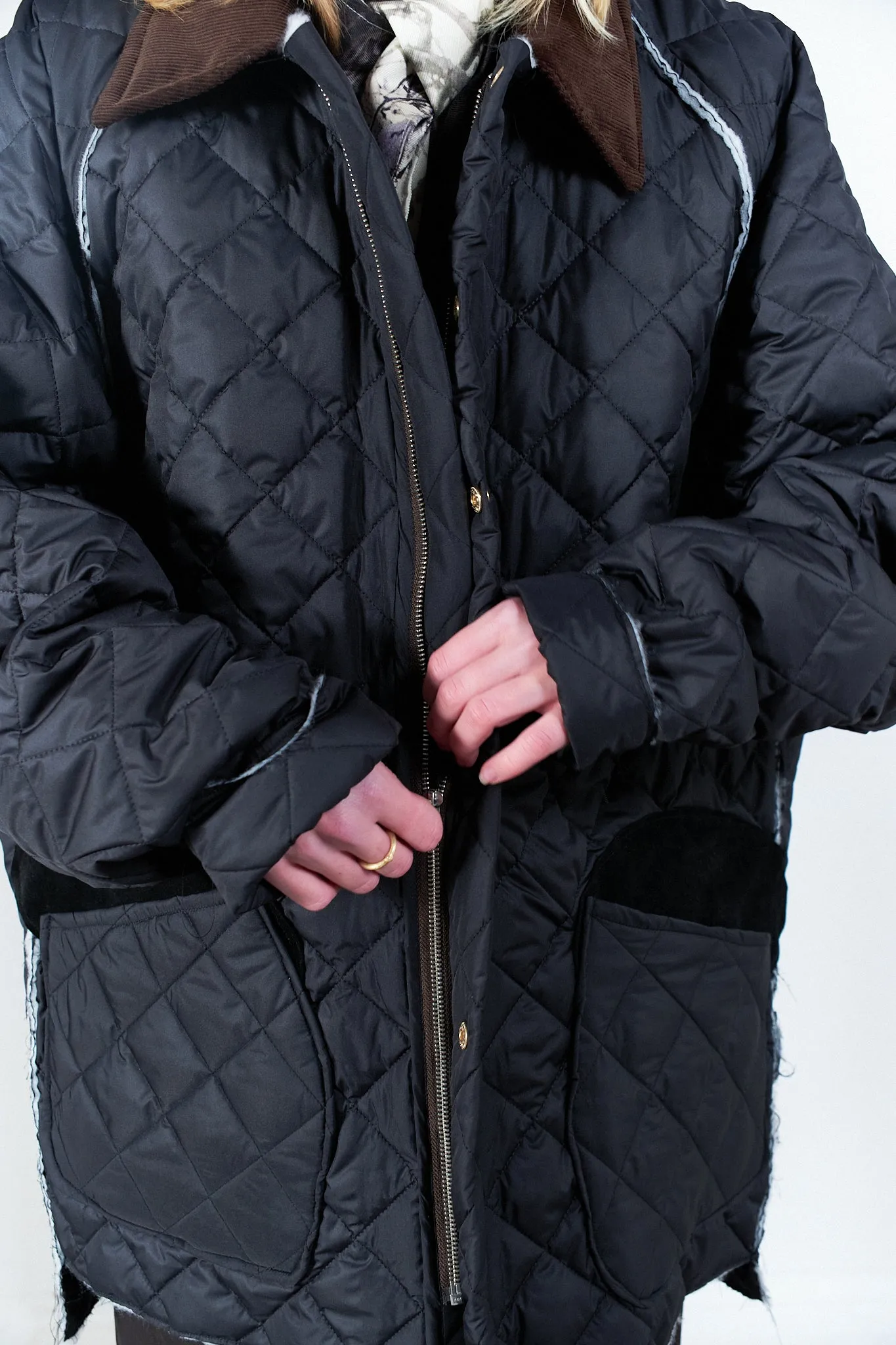 CF.20.10.04.01 QUILTED HUNTING JACKET black sold by Camiel Fortgens product image thumbnail 3