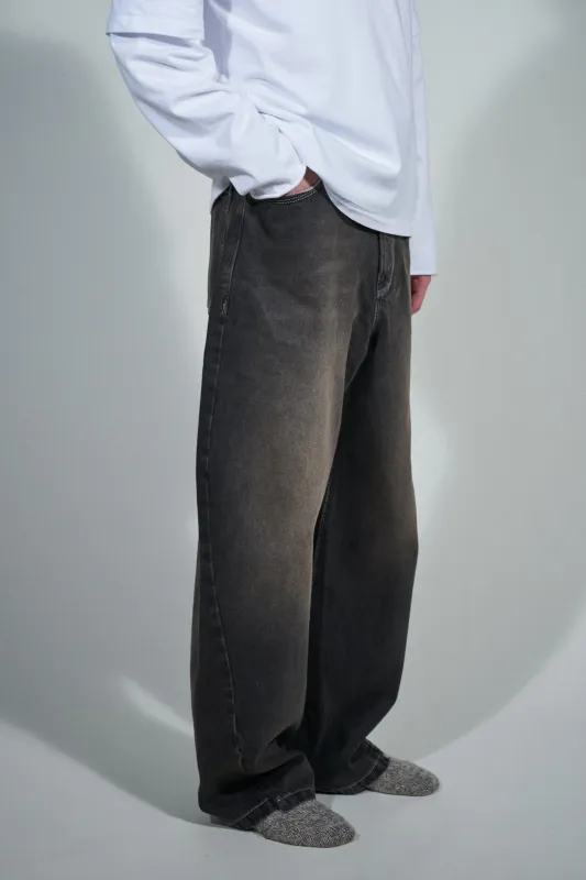 CF.22.15.01.01 WOBBLY JEANS denim faded brown made by Camiel Fortgens