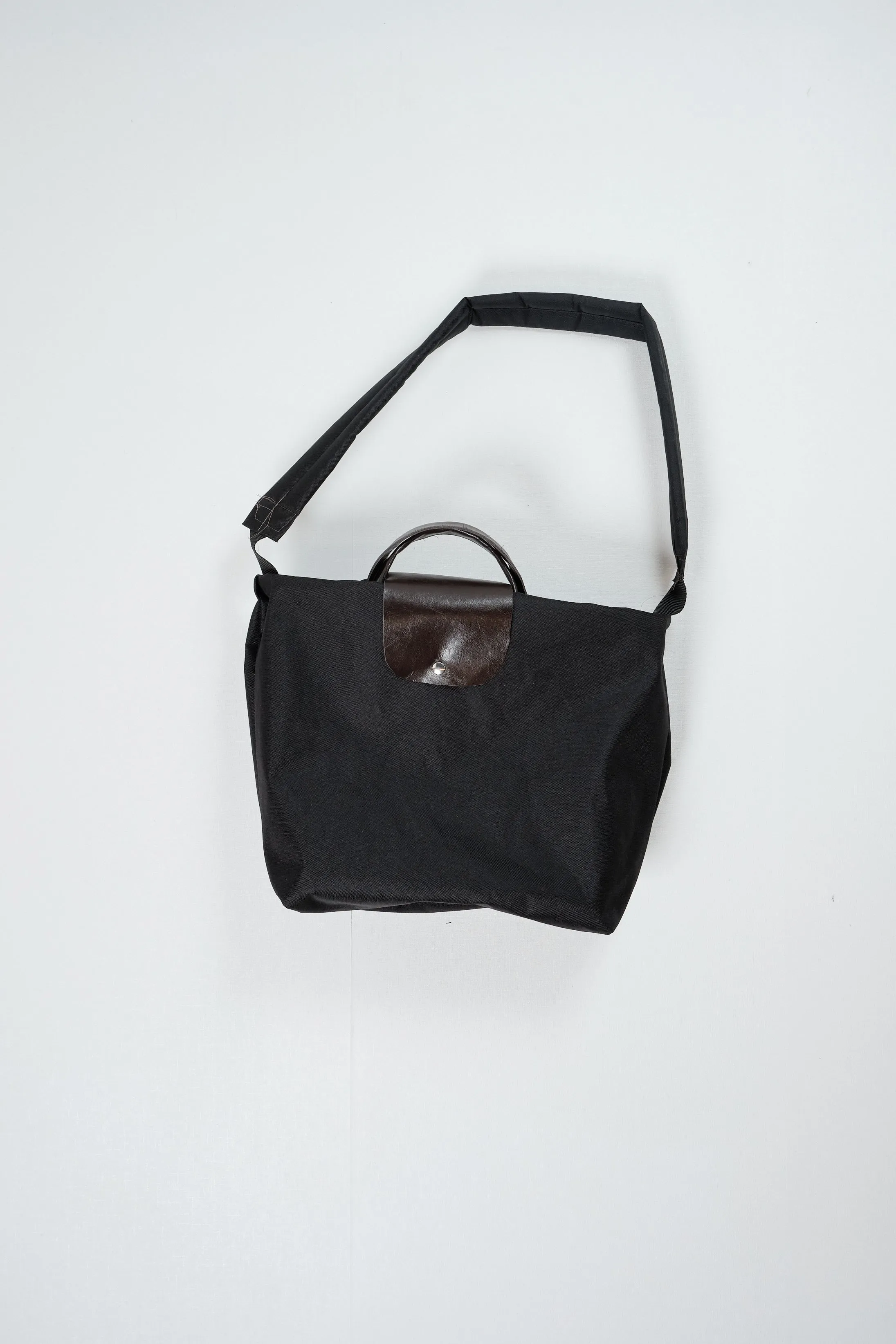 CF.22.14.05.02 PUFFED SHOPPER technical black sold by Camiel Fortgens product image thumbnail 2