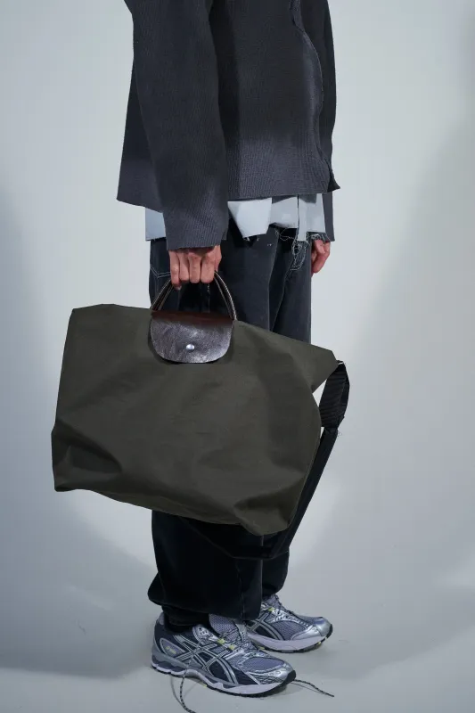 CF.22.14.05.01 PUFFED SHOPPER technical green made by Camiel Fortgens