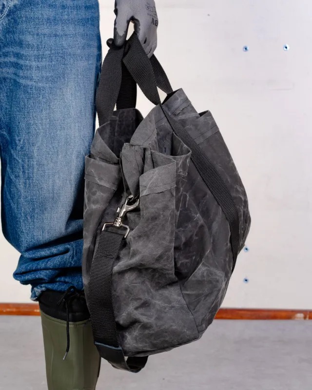 CF.21.11.04.01 WORKER SHOPPER washed black made by Camiel Fortgens