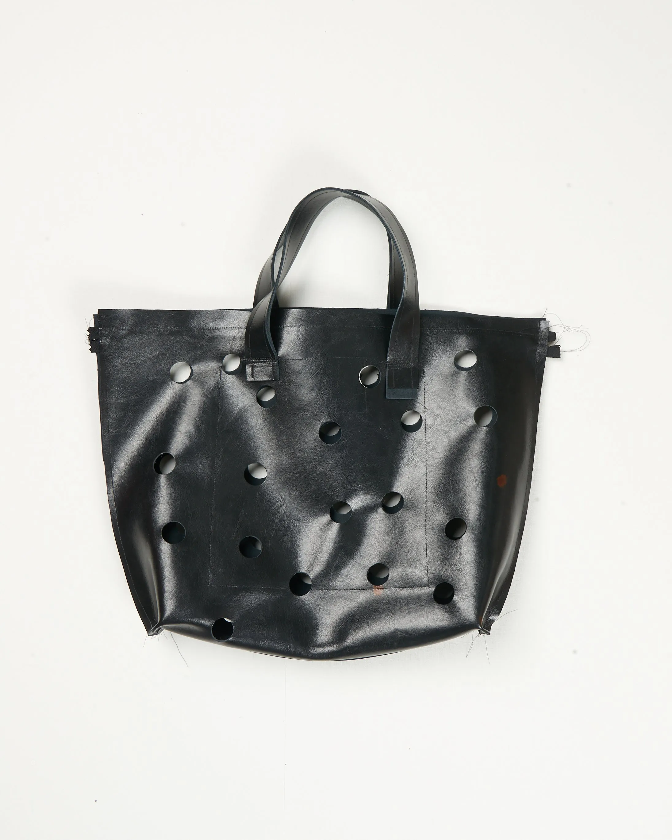 CF.21.11.05.02 LEATHER SHOPPER black sold by Camiel Fortgens