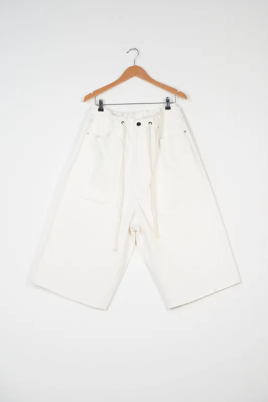 CF.19.06.04.01 BIG SHORTS off white made by Camiel Fortgens