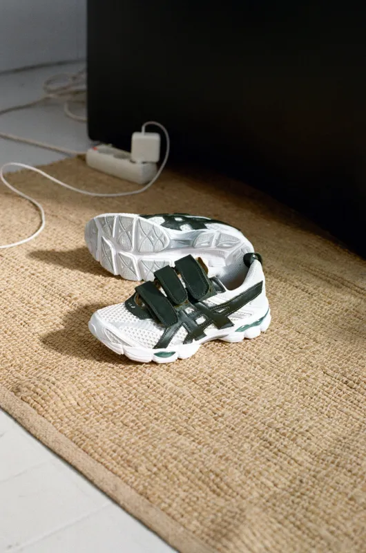 ASICS GEL-CUMULUS™ 16 VELCRO green made by Camiel Fortgens