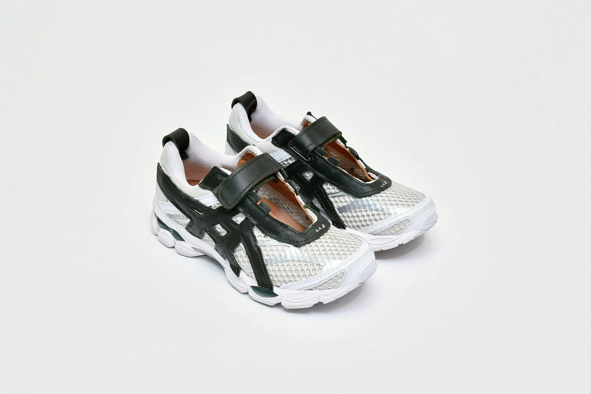 ASICS GEL-CUMULUS™ 16 Mary Jane green sold by Camiel Fortgens product image thumbnail 2