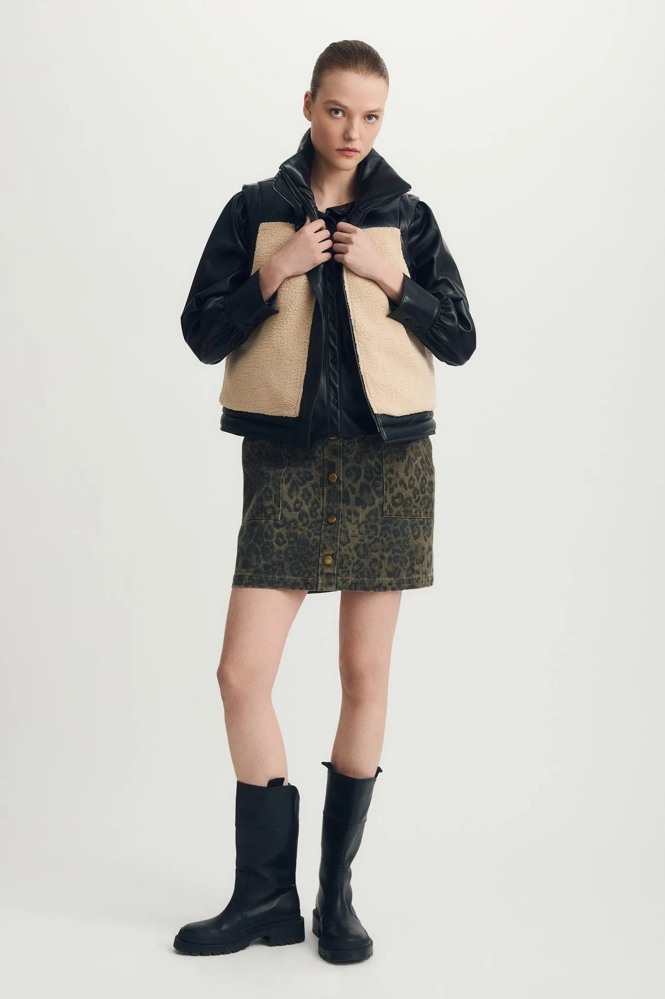 NOX VEST-Black/reversible sold by MELISSA NEPTON