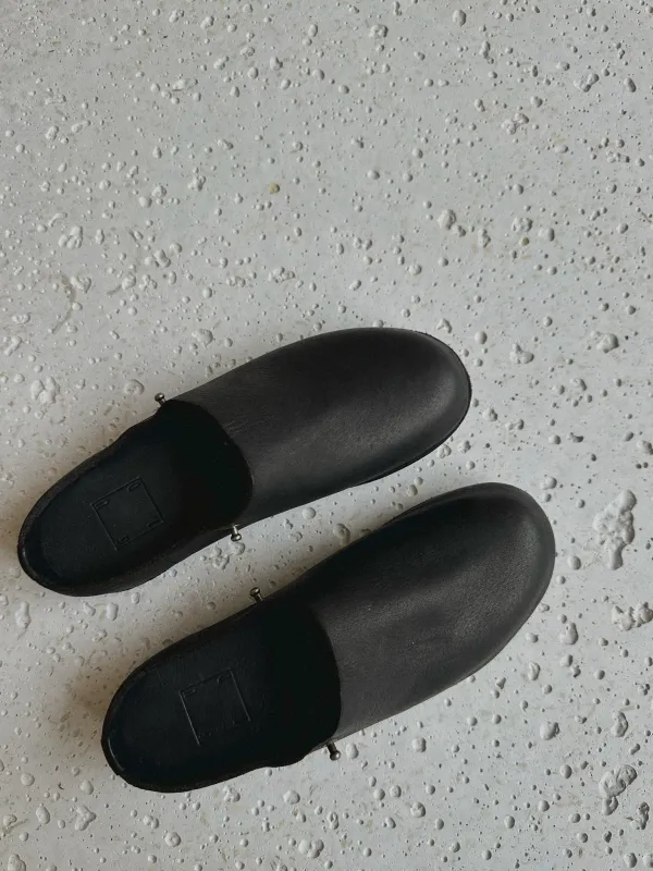 CLOGGS - GROPPONE - BLACK sold by Casey Casey Womens