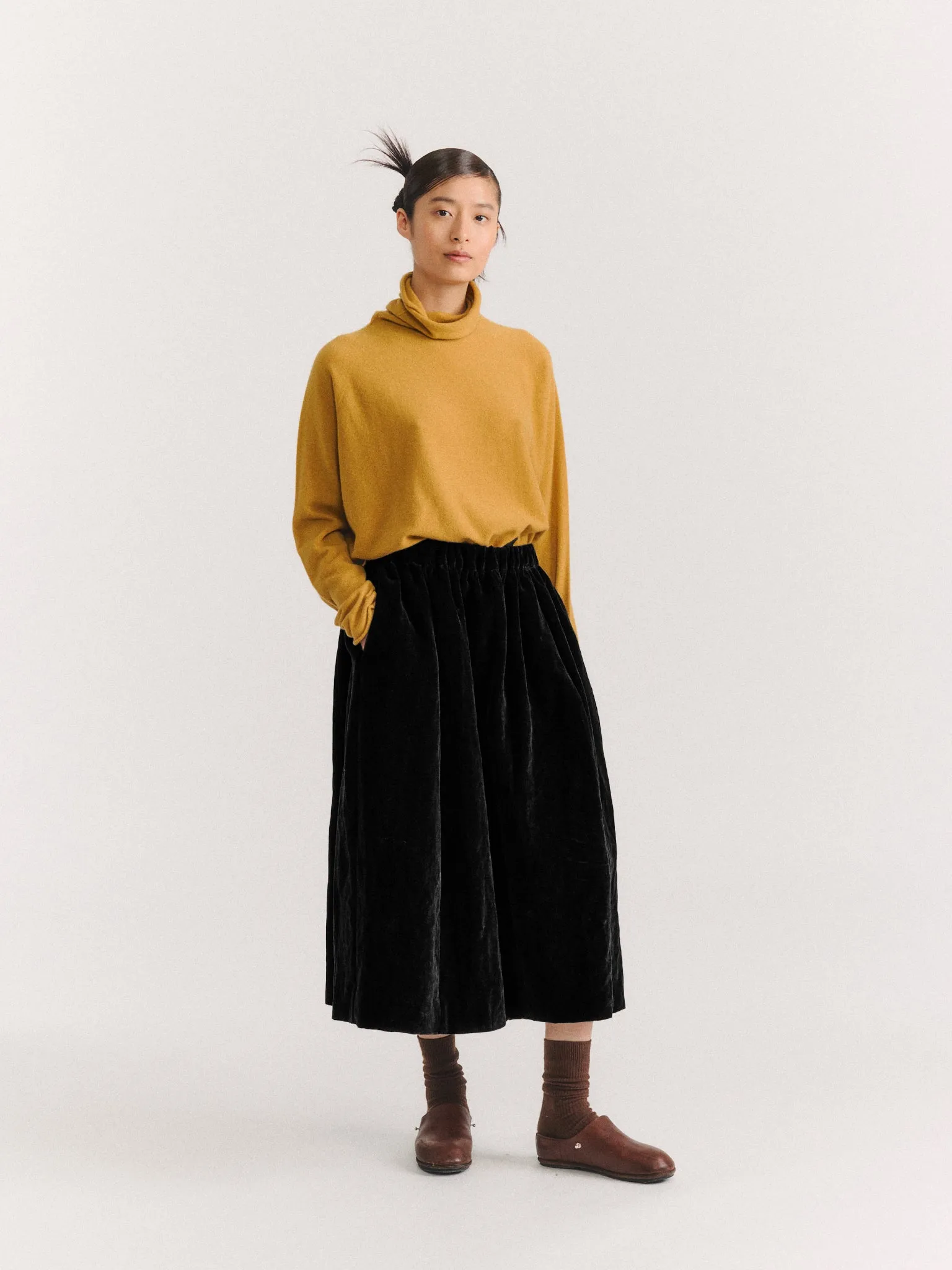 GHOSTY SKIRT - MID VELVET - BLACK sold by Casey Casey