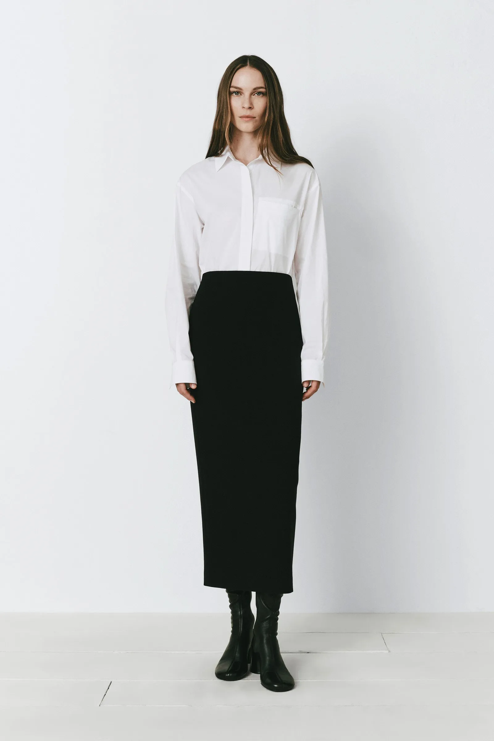 Raoulet Back Zip-Up Pencil Skirt sold by Rue Sophie product image thumbnail 2