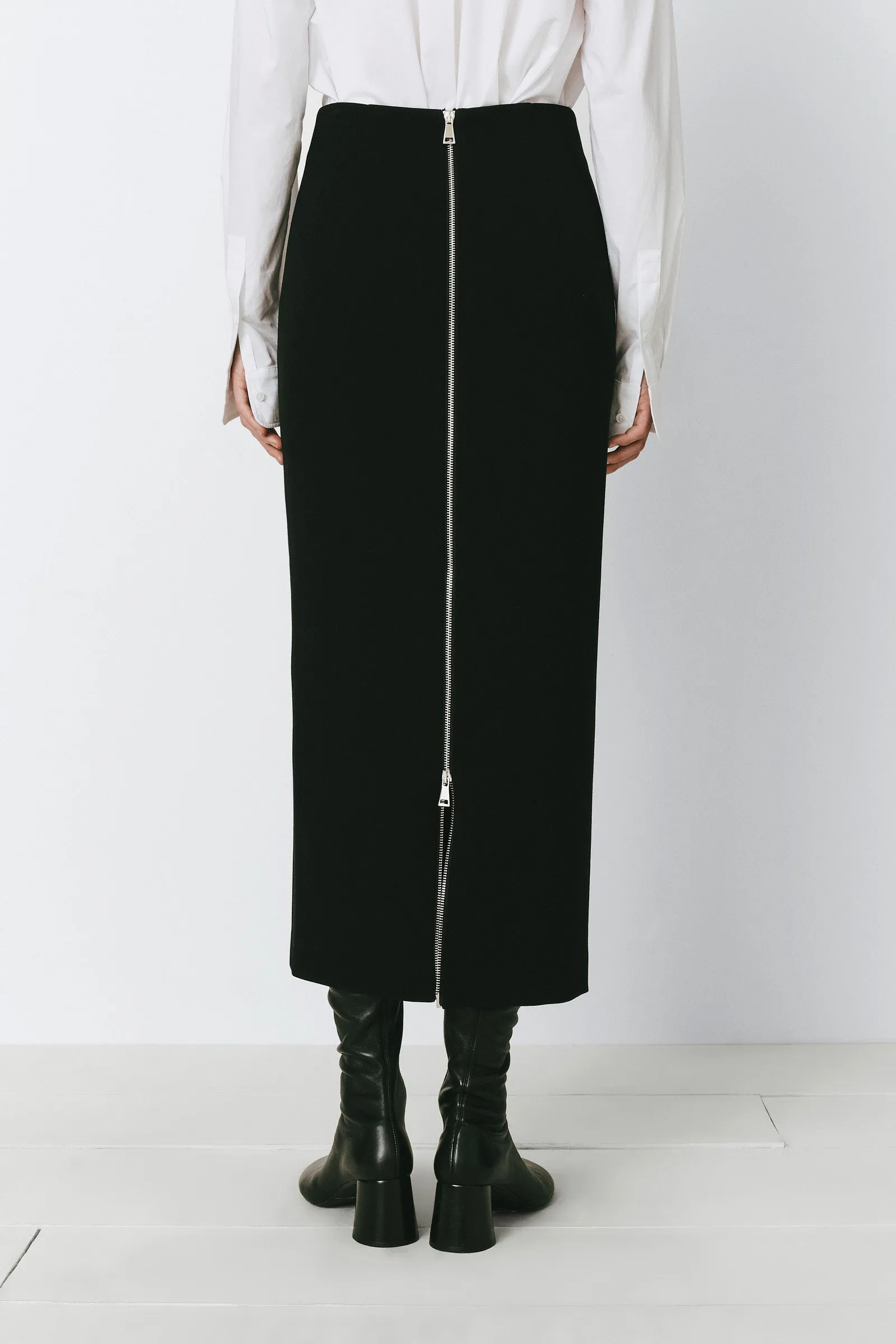 Raoulet Back Zip-Up Pencil Skirt sold by Rue Sophie product image thumbnail 4