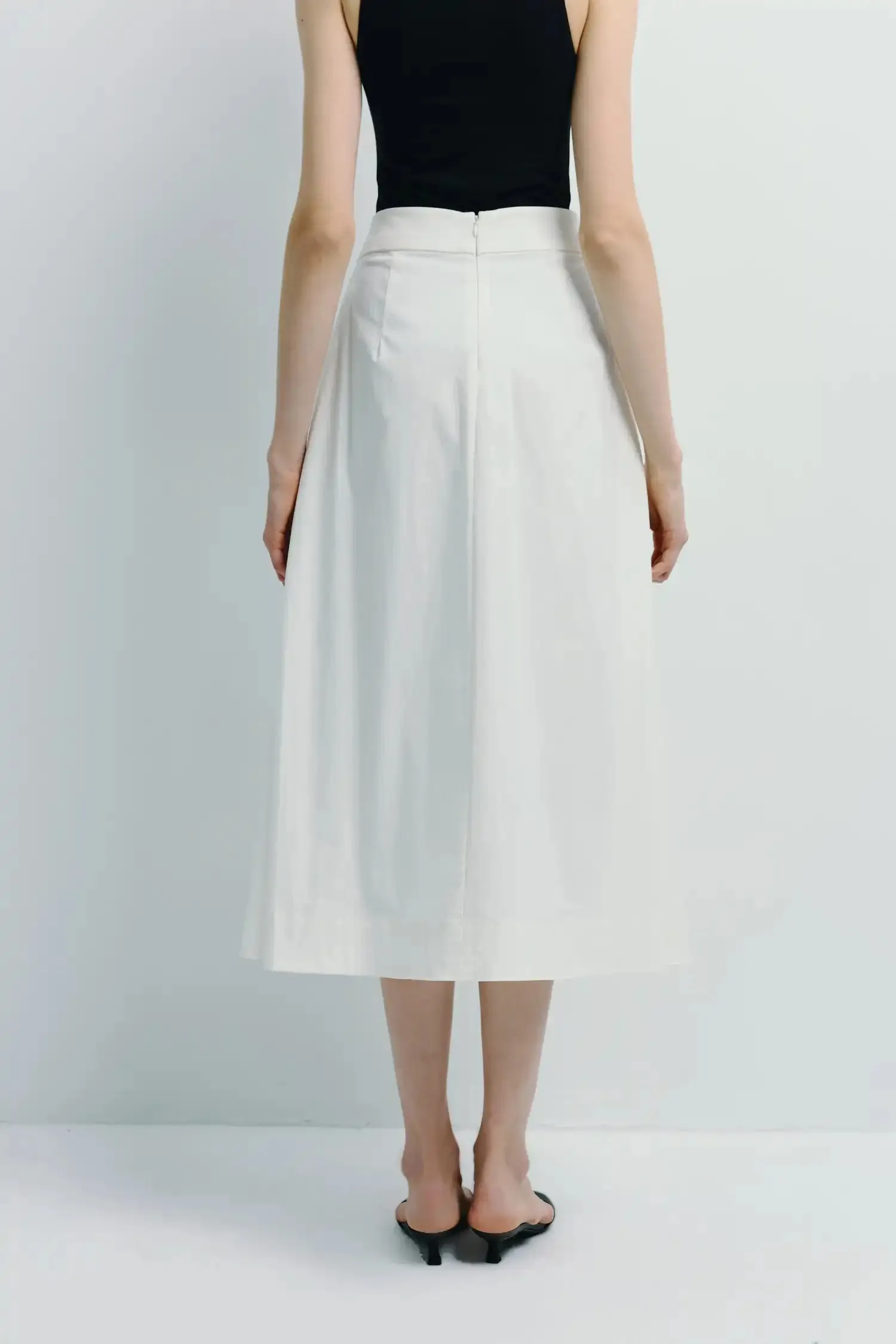Orléans Pocket Pleat Skirt sold by Rue Sophie product image thumbnail 5
